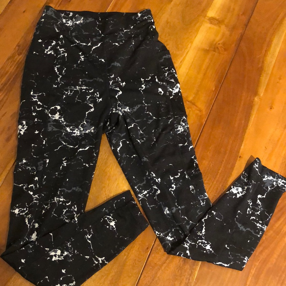 POP fit Black & White Leggings - Size S EUC